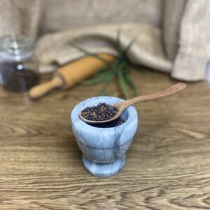 JUODIEJI pipirai žirneliais